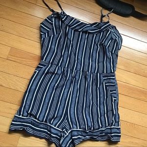 LOFT petite romper
